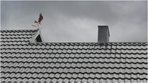Dach podczas burzy